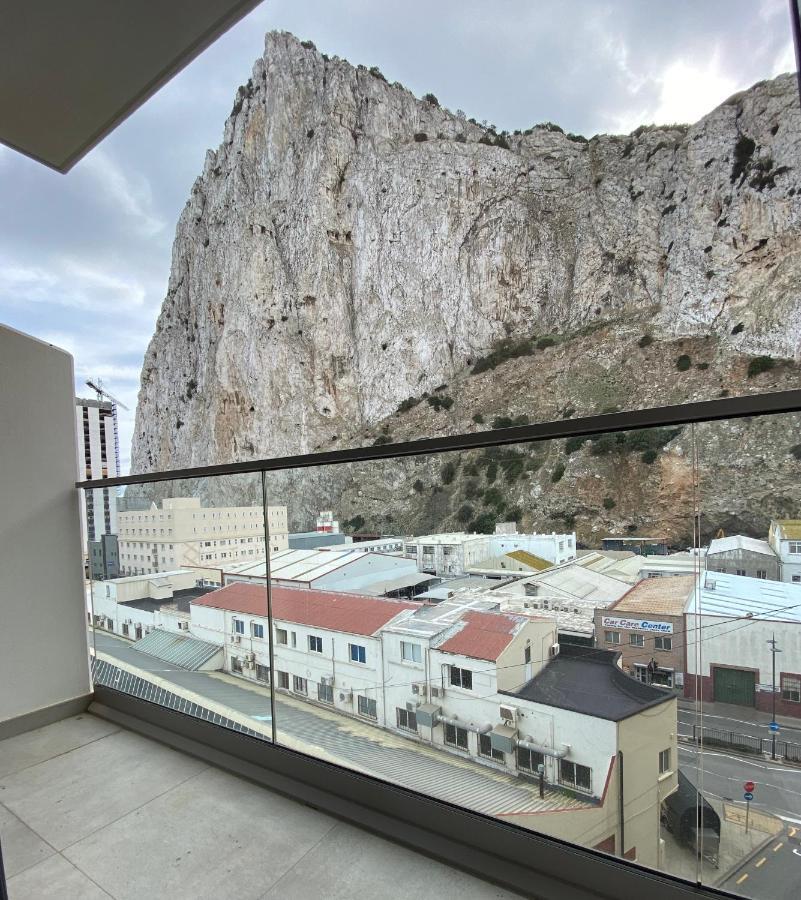 Modern Studio Apartment At The Hub Gibraltar Eksteriør billede